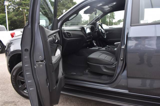 2025 Isuzu D-max 1.9 TD V-Cross Pickup Double Cab 4dr Diesel Auto 4WD Euro 6 (s/s) (164 ps)