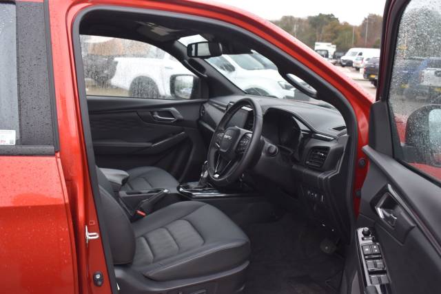 2025 Isuzu D-max 1.9 TD V-Cross Auto 4WD Euro 6 (s/s) 4dr