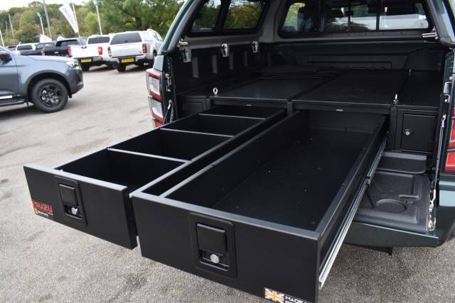 2025 Isuzu D-max 1.9 TD V-Cross Auto 4WD Euro 6 (s/s) 4dr