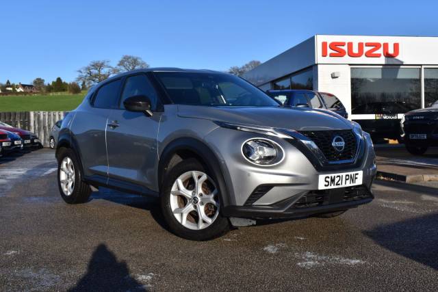 Nissan Juke 1.0 DIG-T N-Connecta Euro 6 (s/s) 5dr SUV Petrol Silver