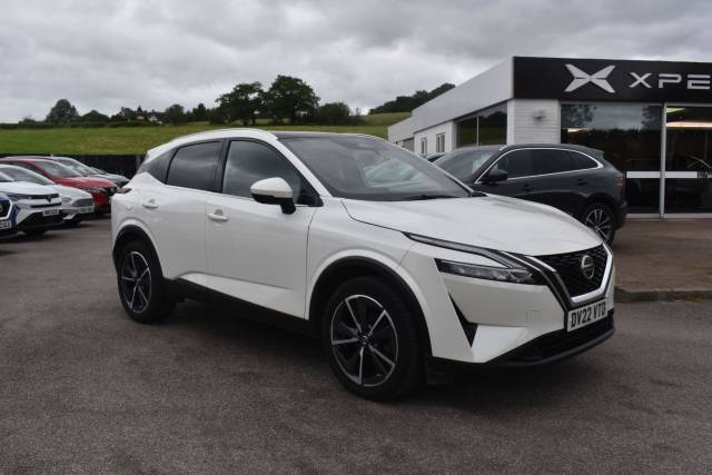 Nissan Qashqai 1.3 DIG-T MHEV Tekna Euro 6 (s/s) 5dr SUV Hybrid White