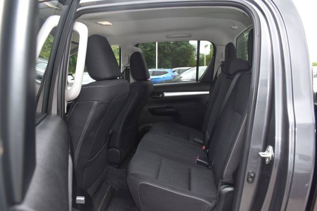2024 Toyota Hilux 2.4 D-4D Icon Auto 4WD Euro 6 (s/s) 4dr