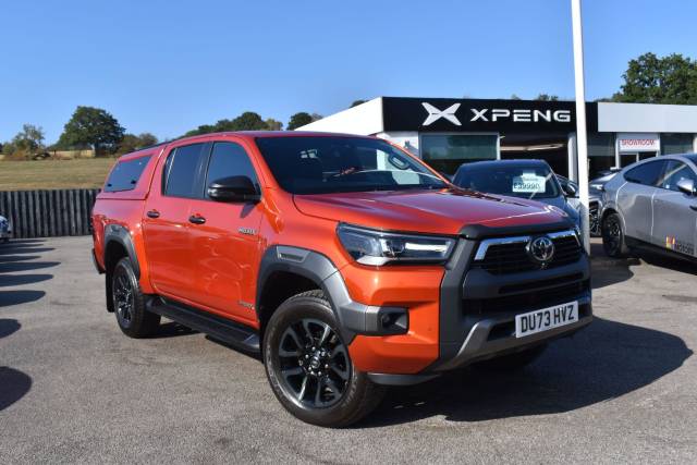 Toyota Hilux 2.8 D-4D Invincible X Auto 4WD Euro 6 (s/s) 4dr Pickup Diesel Orange