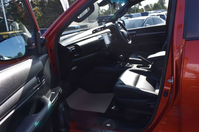 2023 Toyota Hilux 2.8 D-4D Invincible X Auto 4WD Euro 6 (s/s) 4dr