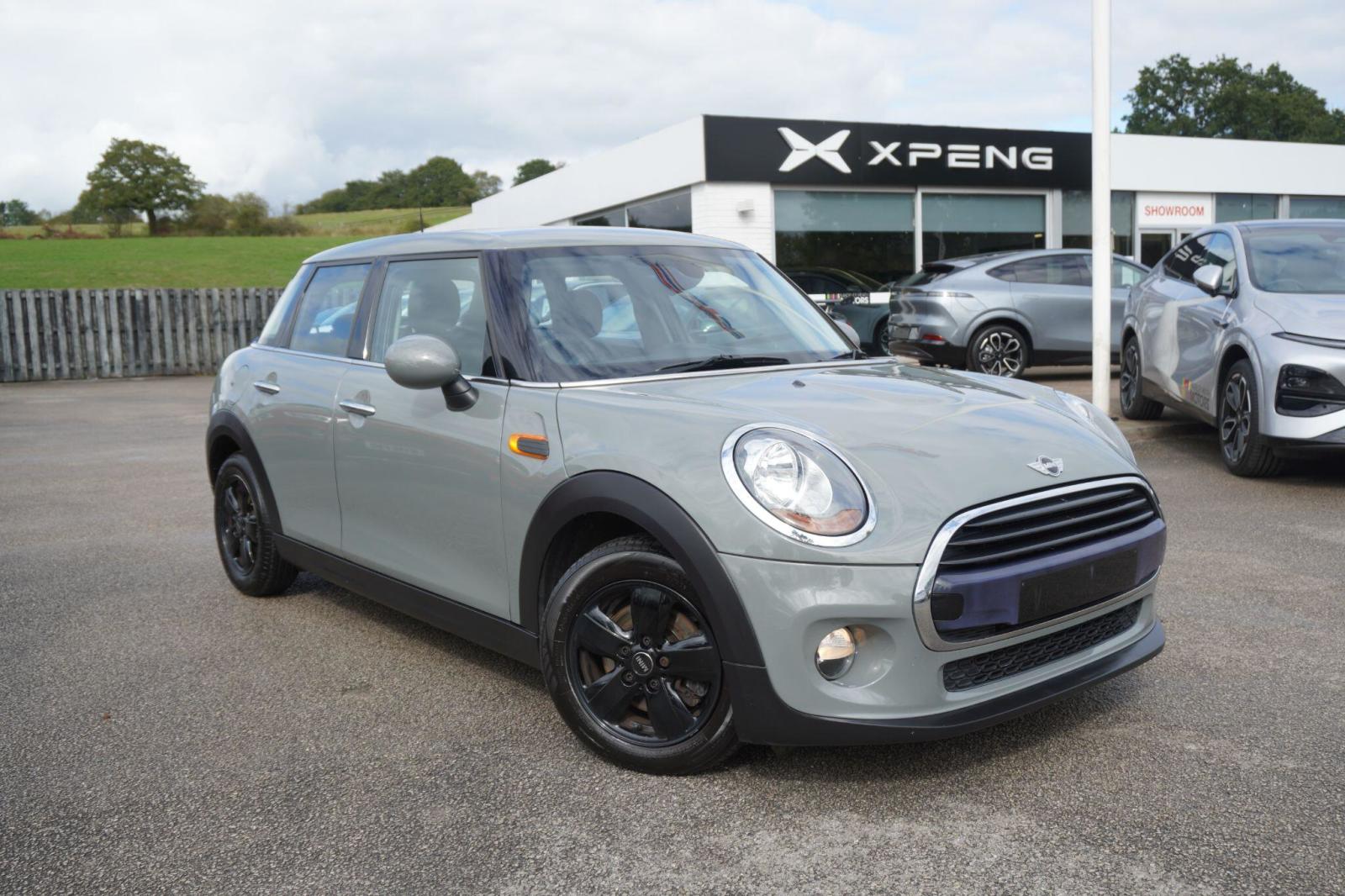 2017 Mini Hatch