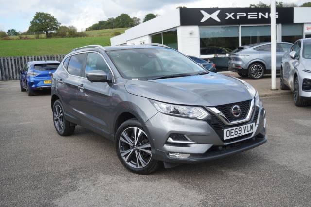 Nissan Qashqai 1.3 DIG-T N-Connecta Euro 6 (s/s) 5dr SUV Petrol Grey